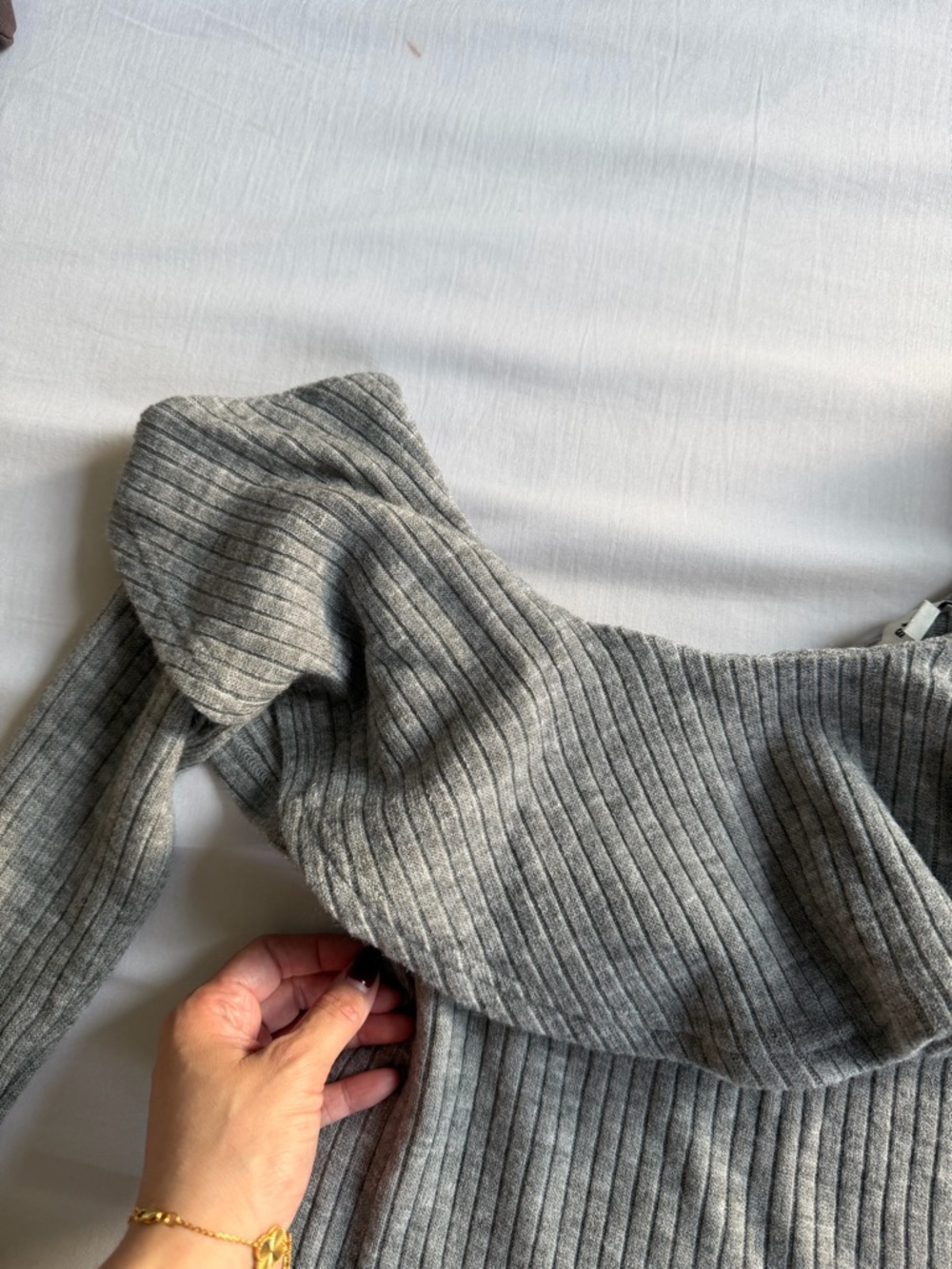 Ribbed Knit Off-Shoulder Ruffle Sweater - Picture 9 of 10